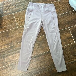 Women’s Alana leggings size medium